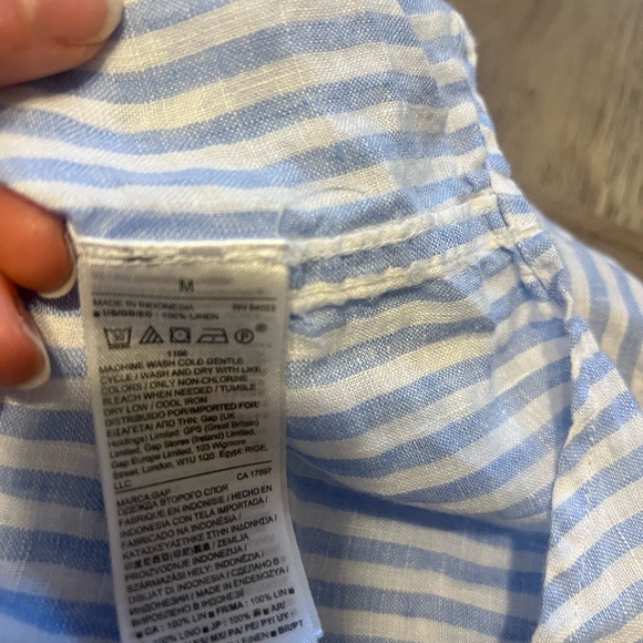 GAP 100% linen Light Blue and White Striped Shirt - Picture 3 of 3
